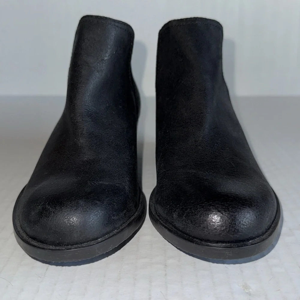 Sorel Lolla Black Leather Cut Out Ankle Booties